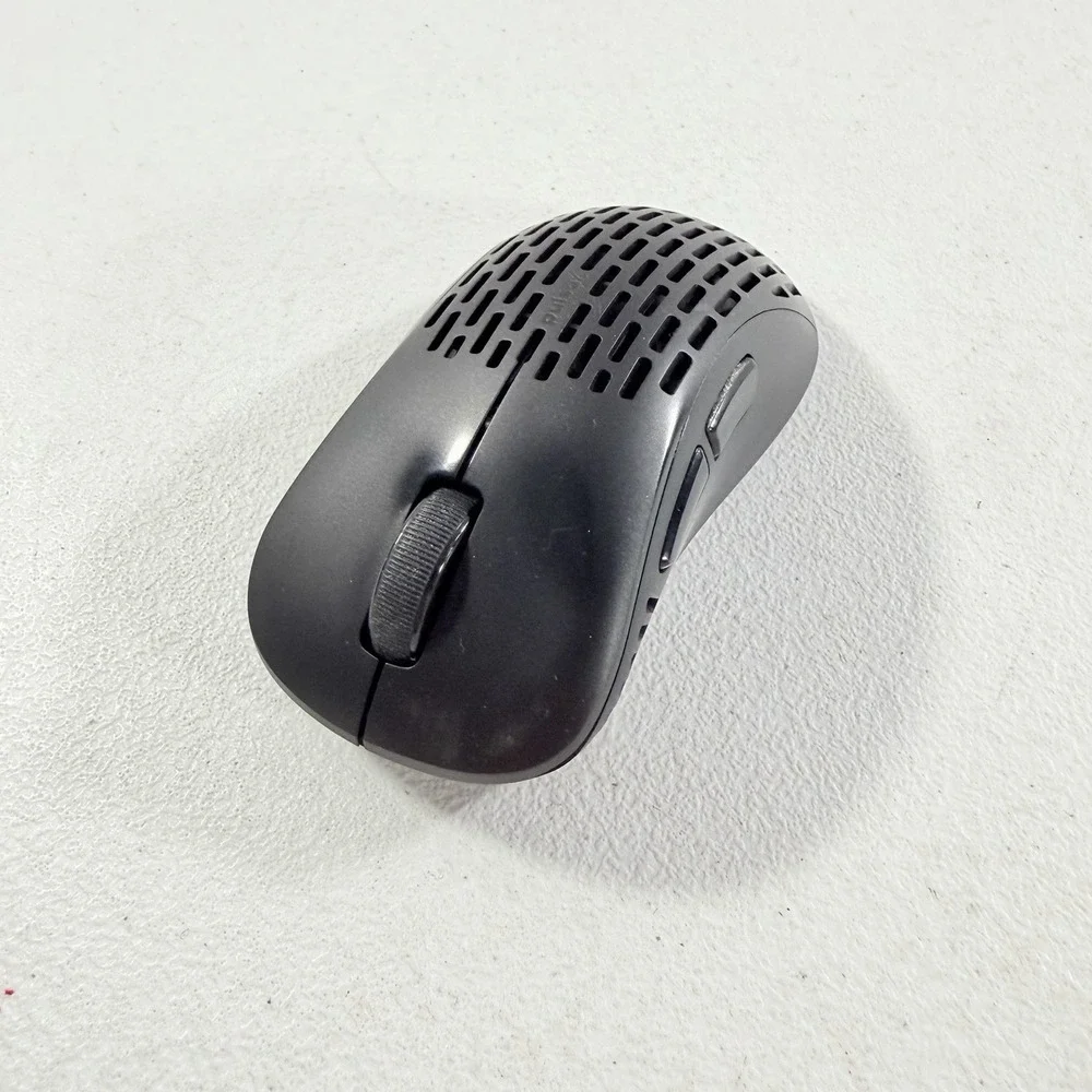Pulsar Xlite V2 Size 1 Wireless Mouse Black POWERS ON AS IS UNTESTED READ‎